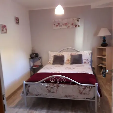 A Apartament *